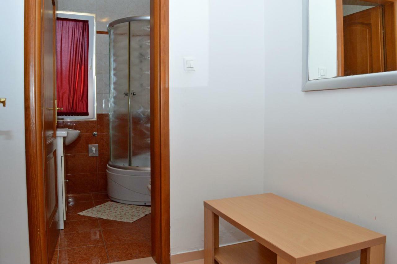 Apartments Macak Novalja Bagian luar foto